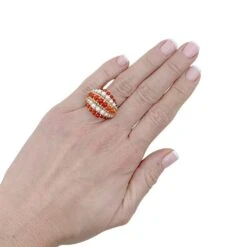 Miller Bague Dôme VAN CLEEF & ARPELS "Twist" En Or Jaune, Corail Et Perles -Castafiore Boutique bague dome van cleef arpels twist or jaune corail perles 423263
