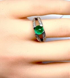 Bague En Or Blanc 18 Carats En émeraude Cabochon Et Diamants -Castafiore Boutique bague en or blanc 18 carats en emeraude cabochon et diamants 813128