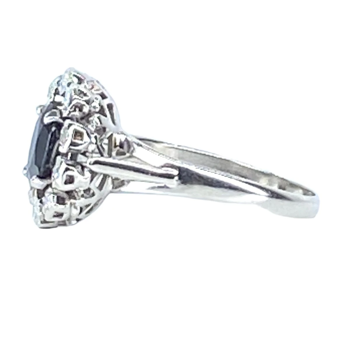 Bague En Or Blanc 18 Carats, Saphir Et Diamants 3 Bague En Or Blanc 18 Carats, Saphir Et Diamants – Image 3