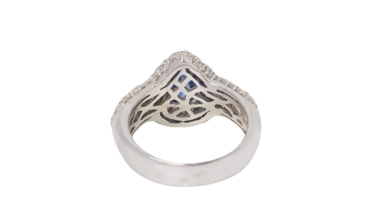 Bague En Or Blanc, Saphir De Ceylan Et Diamants 7 Bague En Or Blanc, Saphir De Ceylan Et Diamants – Image 7