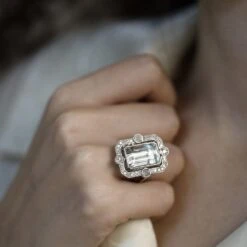 Bague En Or Blanc Et Aigue Marine -Castafiore Boutique bague en or gris 18 cts vers 1970 avec aigue marine de 50 cts et diamants taille ancienne taille 55 109580