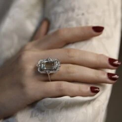 Bague En Or Blanc Et Aigue Marine -Castafiore Boutique bague en or gris 18 cts vers 1970 avec aigue marine de 50 cts et diamants taille ancienne taille 55 385073