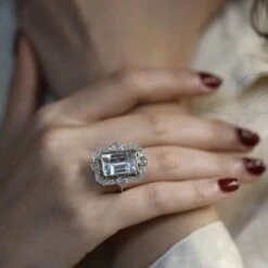 Bague En Or Blanc Et Aigue Marine -Castafiore Boutique bague en or gris 18 cts vers 1970 avec aigue marine de 50 cts et diamants taille ancienne taille 55 574005