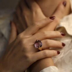 Bague Cocktail En Or Jaune, Améthyste Et Rubis -Castafiore Boutique bague en or jaune 18 cts massif avec une amethyste et rubis cabochons taille 47 48 726253