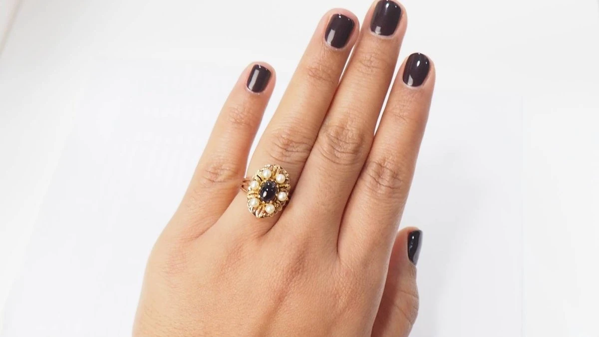 Bague En Or Jaune, Cabochon De Grenat Et Perles 7 Bague En Or Jaune, Cabochon De Grenat Et Perles – Image 7