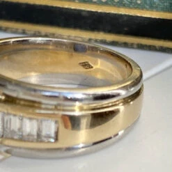 Bague En Or Jaune Et Blanc, Saphir Et Diamants -Castafiore Boutique bague en or jaune et blanc 18k saphir et diamants 661101