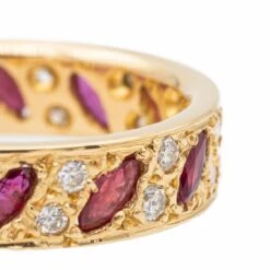 Bague Jonc En Or Jaune, Grenats Et Diamants -Castafiore Boutique bague en or jaune grenats et diamants 668644