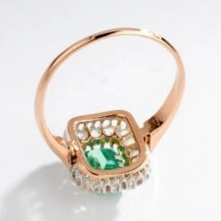 Bague Entourage émeraude Et Diamant. 9 Bague Entourage émeraude Et Diamant. -Castafiore Boutique bague entourage emeraude et diamant 494682