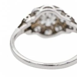 Bague Entourage En Or Blanc Et Diamant -Castafiore Boutique bague entourage en or blanc et diamant 221236