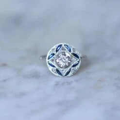 Bague Entourage En Or Blanc, Platine, Saphirs Et Diamants 10 Bague Entourage En Or Blanc, Platine, Saphirs Et Diamants -Castafiore Boutique bague entourage en or blanc platine saphirs et diamants 739127