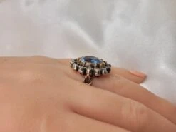 Bague Entourage En Or Bleu, Argent, Topaze Et Diamants 11 Bague Entourage En Or Bleu, Argent, Topaze Et Diamants -Castafiore Boutique bague entourage en or jaune argent topaze et diamants 963563