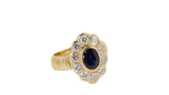 Bague Entourage En Or Jaune, Saphir Ovale Et Diamants 7 Bague Entourage En Or Jaune, Saphir Ovale Et Diamants -Castafiore Boutique bague entourage en or jaune saphir ovale et diamants 622865