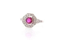 Bague Entourage En Platine, Rubis Et Diamant -Castafiore Boutique bague entourage en platine rubis et diamant 899317