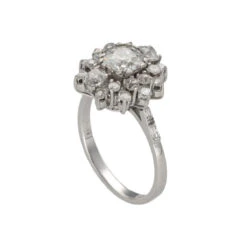Bague Entourage En Or Gris Et Diamants 13 Bague Entourage En Or Gris Et Diamants -Castafiore Boutique bague entourage vers 1970 en or gris 18k avec 150 cts de diamants taille ancienne h si2 taille 56 767238