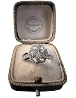 Bague Fleur En Or Blanc Et Diamant 5 Bague Fleur En Or Blanc Et Diamant -Castafiore Boutique bague fleur en or blanc et diamant 278371