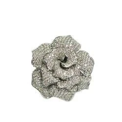 Bague Camélia En Or Blanc Et Diamants 1 Bague Camélia En Or Blanc Et Diamants