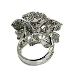 Bague Camélia En Or Blanc Et Diamants 4 Bague Camélia En Or Blanc Et Diamants – Image 4