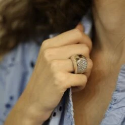 Bague Pavée FRED "Candy" En Or Gris Et Diamants -Castafiore Boutique bague fred candy en or gris 18k diamants full pave taille 52 full set 177744