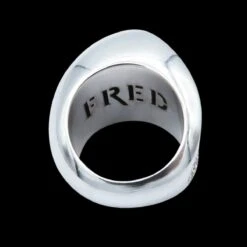 Bague Pavée FRED "Candy" En Or Gris Et Diamants -Castafiore Boutique bague fred candy en or gris 18k diamants full pave taille 52 full set 681927