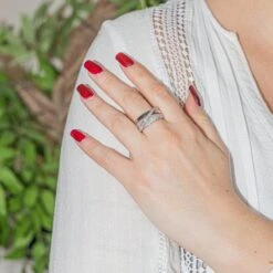 Bague GUY LAROCHE En Or Blanc Et Diamants -Castafiore Boutique bague guy laroche en or blanc et diamant 464724