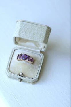Bague Jarretière Améthystes Et Diamants 16 Bague Jarretière Améthystes Et Diamants -Castafiore Boutique bague jarretiere amethystes et diamants 108137