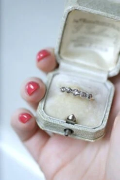 Bague Jarretière Ancienne Diamants -Castafiore Boutique bague jarretiere ancienne diamants 901587