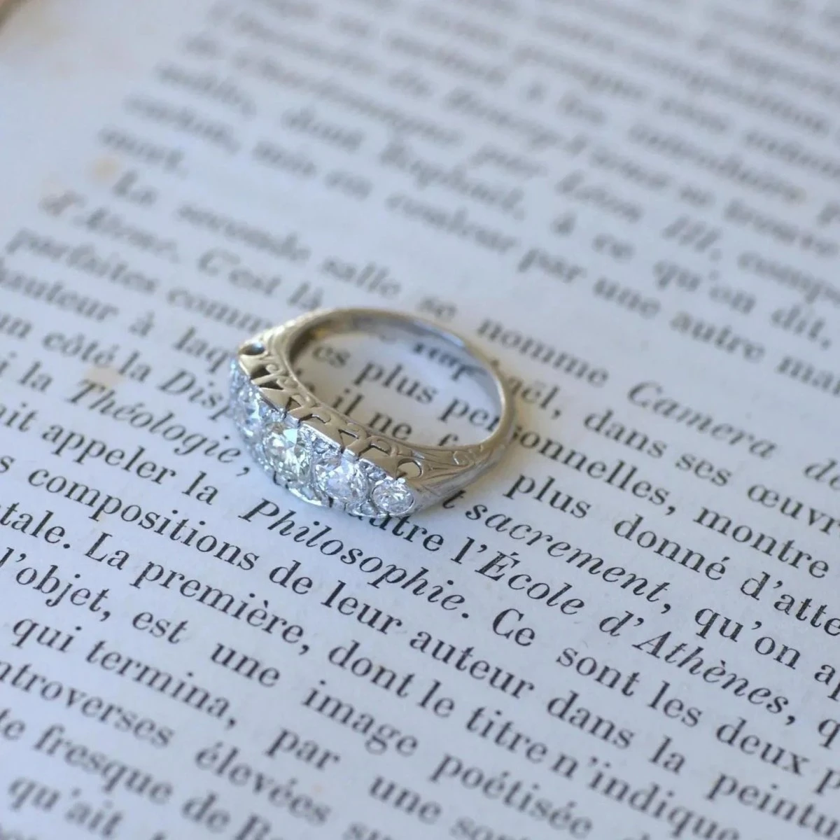 Bague Jarretière En Platine Et Diamants 7 Bague Jarretière En Platine Et Diamants – Image 7