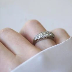 Bague Jarretière En Platine Et Diamants 12 Bague Jarretière En Platine Et Diamants -Castafiore Boutique bague jarretiere diamants 400706