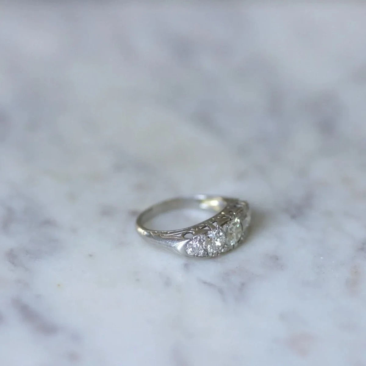 Bague Jarretière En Platine Et Diamants 10 Bague Jarretière En Platine Et Diamants – Image 10