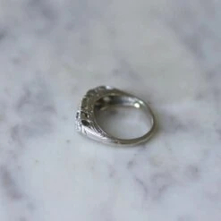 Bague Jarretière En Platine Et Diamants 17 Bague Jarretière En Platine Et Diamants -Castafiore Boutique bague jarretiere diamants 975509