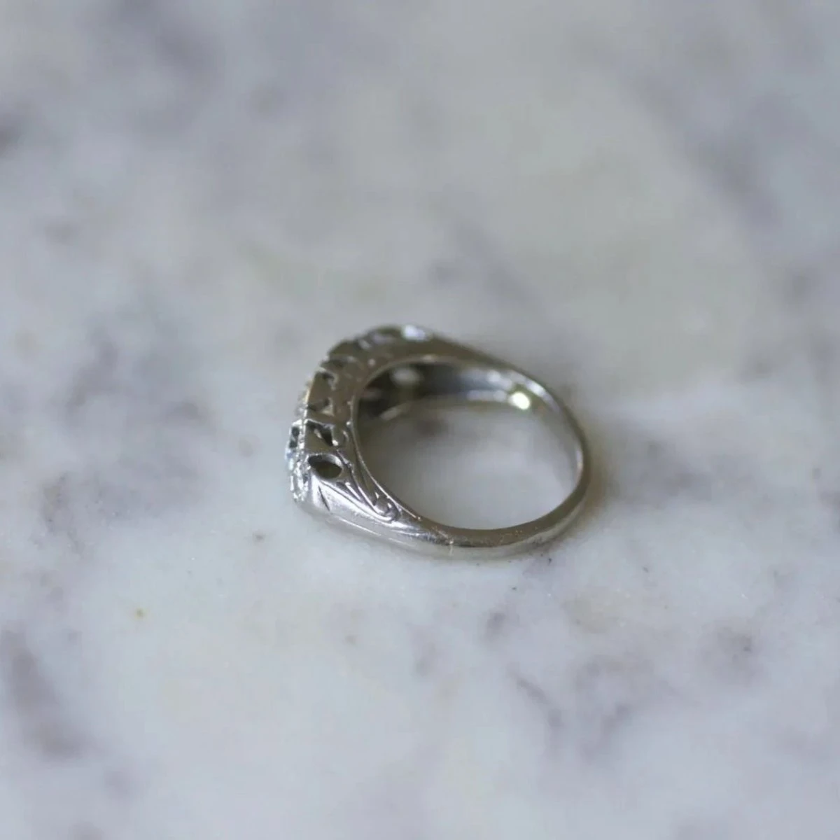 Bague Jarretière En Platine Et Diamants 8 Bague Jarretière En Platine Et Diamants – Image 8