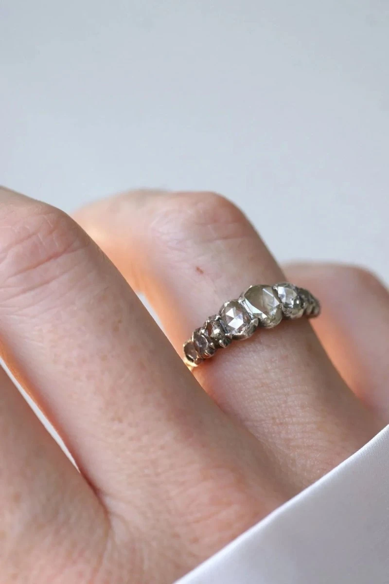 Bague Jarretière Diamants Taille Rose Couronnée 8 Bague Jarretière Diamants Taille Rose Couronnée – Image 8