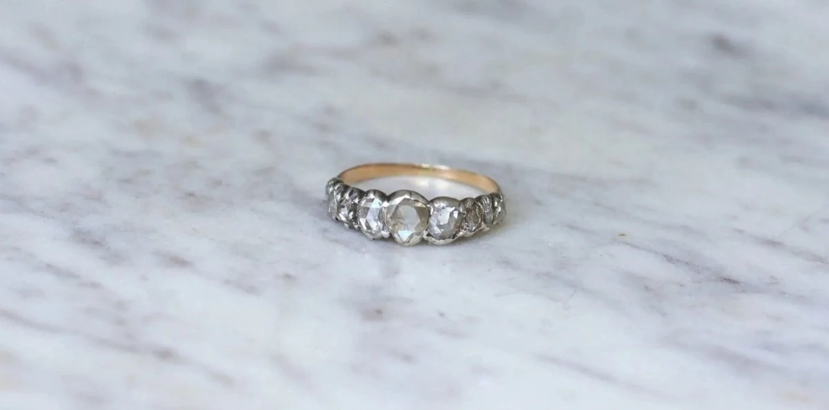 Bague Jarretière Diamants Taille Rose Couronnée 1 Bague Jarretière Diamants Taille Rose Couronnée