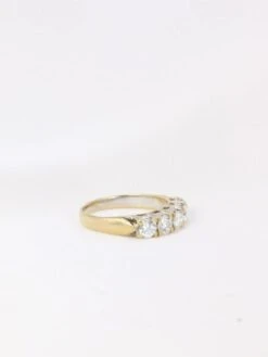 Bague Jarretière En Or Blanc Et Diamants 0,75 Ct -Castafiore Boutique bague jarretiere en or blanc et diamants 075 ct 645447