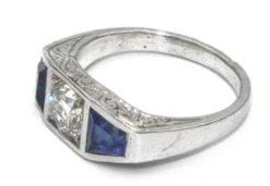 Bague Jarretière En Or Gris Diamant Et Saphirs -Castafiore Boutique bague jarretiere en or gris diamant et saphirs 925234