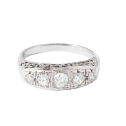 Bague Jarretière En Platine Ornée De Diamants