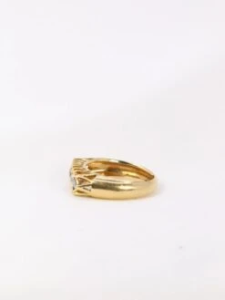 Bague Jarretière Or Jaune Saphirs Diamants Taille Ancienne -Castafiore Boutique bague jarretiere or jaune saphirs diamants taille ancienne 975745