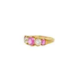 Bague Jarretière En Or Jaune, Saphirs Roses Et Diamants -Castafiore Boutique bague jarretiere saphirs roses diamants taille ancienne 513911