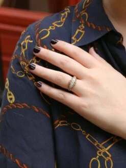 Bague Jarretière Vintage En Or Et Diamants -Castafiore Boutique bague jarretiere vintage en or et diamants 970406