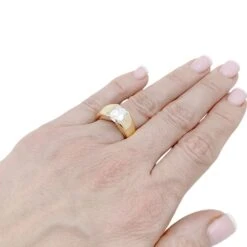 Miller Bague Jonc CARTIER Or Jaune Et Diamant -Castafiore Boutique bague jonc cartier or jaune et diamant 190274