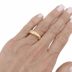 Miller Bague Jonc CHAUMET "Anneau" En Or Jaune Et Diamant 6 Miller Bague Jonc CHAUMET "Anneau" En Or Jaune Et Diamant -Castafiore Boutique bague jonc chaumet anneau en or jaune et diamant 176169