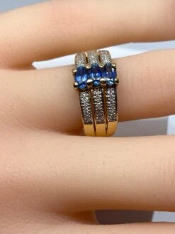 Bague Jonc En Or 18 Carats Avec 3 Saphirs Et Diamants -Castafiore Boutique bague jonc en or 18 carats avec 3 saphirs et diamants 534775