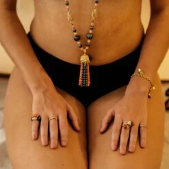 Bague Jonc En Or Jaune, Corail, Onyx Et Diamants 4 Bague Jonc En Or Jaune, Corail, Onyx Et Diamants -Castafiore Boutique bague jonc en or jaune corail onyx et diamants 369085