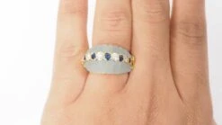 Bague Jonc En Or Jaune Ornée De Saphirs Et Diamants Sur Quartz Vert -Castafiore Boutique bague jonc en or jaune ornee de saphirs et diamants sur quartz vert 896343