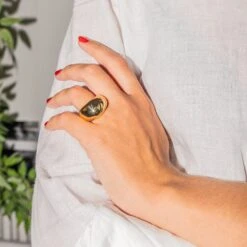 Bague Jonc FRED "Mouvementée" En Or Jaune 9 Bague Jonc FRED "Mouvementée" En Or Jaune -Castafiore Boutique bague jonc fred mouvementee en or jaune 330831