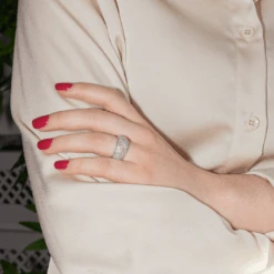 Bague Jonc MAUBOUSSIN "C'est Toi La Star" En Or Blanc Et Diamants -Castafiore Boutique bague jonc mauboussin cest toi la star en or blanc et diamants 500430