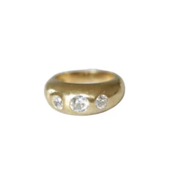 Bague Jonc Or Jaune Et Trois Diamants -Castafiore Boutique bague jonc or jaune et trois diamants 120554