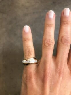 Bague Jonc Signée Cartier Bi-colore En Diamants Princesses 5 Bague Jonc Signée Cartier Bi-colore En Diamants Princesses -Castafiore Boutique bague jonc signee cartier bi colore en diamants princesses 916736