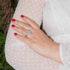 Bague Marguerite En Or Blanc Et Diamants 8 Bague Marguerite En Or Blanc Et Diamants -Castafiore Boutique bague marguerite en or blanc et diamants 995193