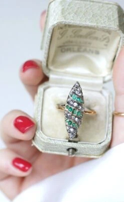 Bague Marquise émeraudes Et Diamants -Castafiore Boutique bague marquise emeraudes et diamants 355073